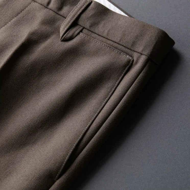 Calça de Alfaiataria Masculina Bianchino BC055 - Corte slim fit e acabamento refinado.