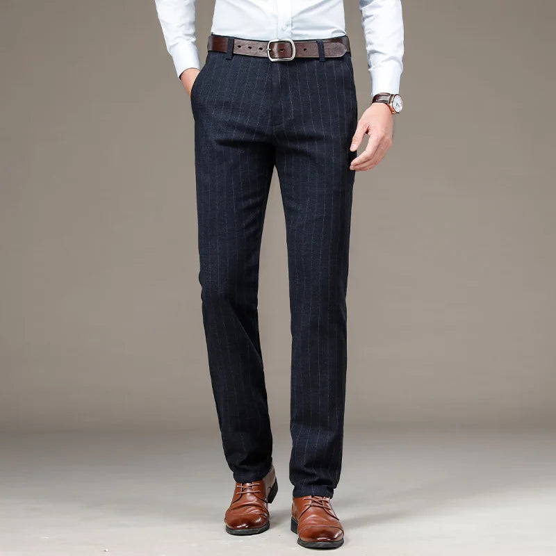 Calça Social Listrada Masculina Bianchino BC229 - Corte ajustado e sofisticação atemporal.