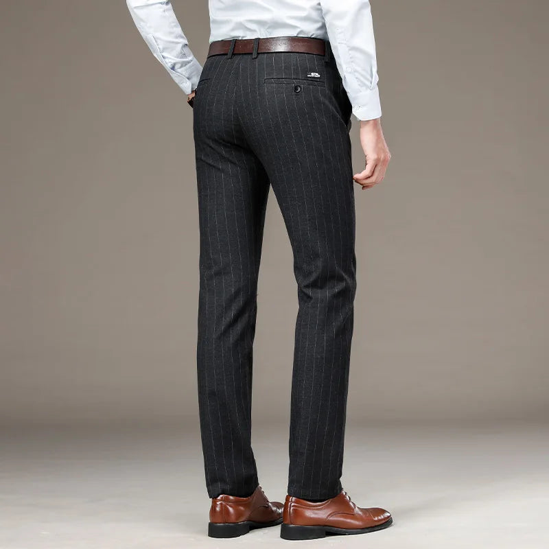 Calça Social Listrada Masculina Bianchino BC229 - Corte ajustado e sofisticação atemporal.