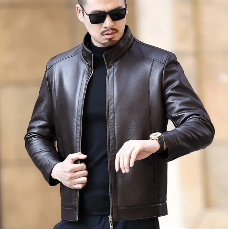 Jaqueta De Couro Masculina Bianchino BC114 - Couro de alta qualidade, fechamento em zíper e design moderno para um visual sofisticado e resistente.
