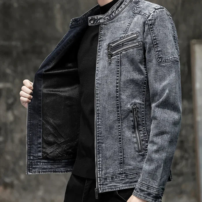 Jaqueta Jeans Masculina Bianchino BC162 - Design clássico em jeans premium, acabamento refinado e fechamento por botões para um visual sofisticado e versátil.