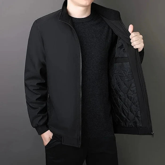 Jaqueta Masculina Bianchino BC106 - Forro acolchoado, fechamento em zíper e modelagem ajustada para estilo e conforto em climas frios.