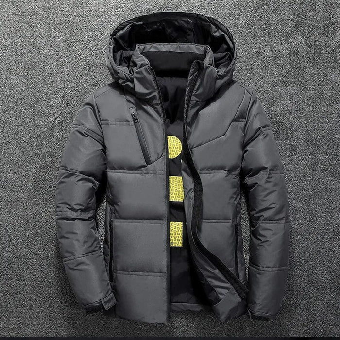 Jaqueta Masculina Puffer Bianchino BC161 - Confeccionada em poliéster resistente, com forro acolchoado e fechamento em zíper. Elegância e conforto para os dias frios.