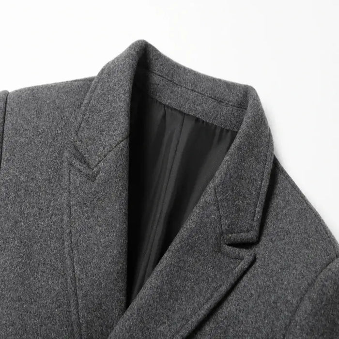 Sobretudo Masculino Bianchino BC236 - Lã batida, nylon e fibra de algodão. Estilo distinto e proteção térmica para o inverno e outono.