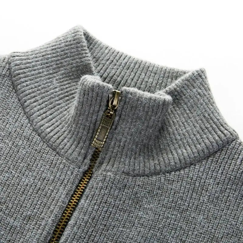 Suéter Masculino com Zíper Bianchino BC183 - Modelagem Slim Fit, Gola Alta Elegante, Tecido Macio e Respirável. Estilo e Conforto para Diversas Ocasiões.