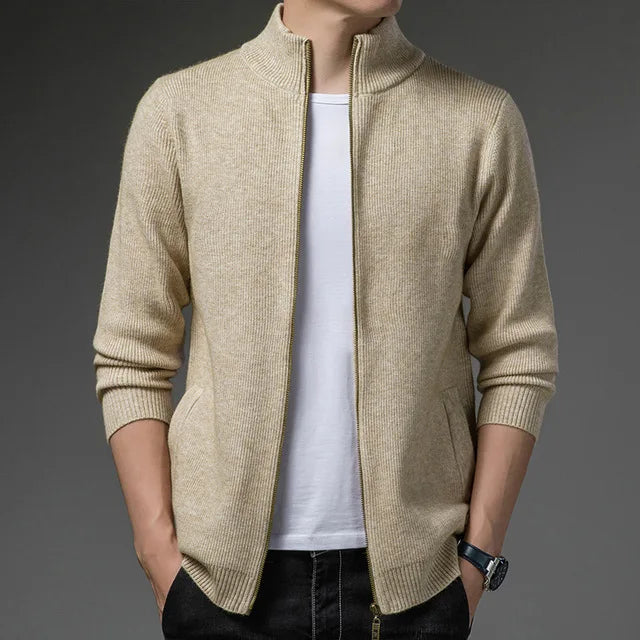 Suéter Masculino com Zíper Bianchino BC183 - Modelagem Slim Fit, Gola Alta Elegante, Tecido Macio e Respirável. Estilo e Conforto para Diversas Ocasiões.