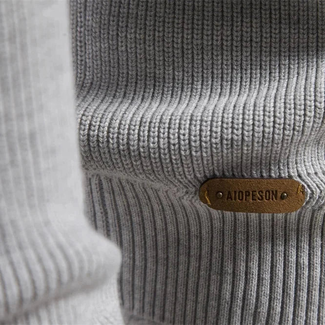 Suéter Masculino em Lã Bianchino BC173 - Modelagem Slim Fit, Gola V e Lã Premium para um visual refinado e confortável.