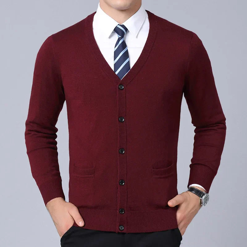 Suéter Masculino Slim Fit em Lã Bianchino BC184 - Design Versátil com Gola Redonda e Tecido Macio. Estilo e Conforto para Composições Casuais ou Formais.