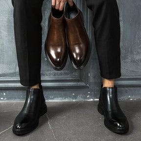 Bota Chelsea Masculina Bianchino BC273 com couro premium, design clássico e detalhes modernos para um visual elegante, versátil e atemporal.