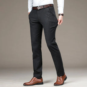 Calça Social Listrada Masculina Bianchino BC229 - Corte ajustado e sofisticação atemporal.