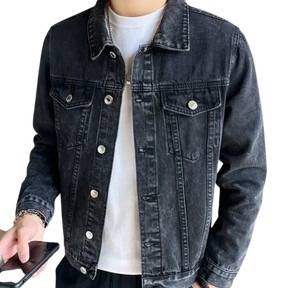 Jaqueta Jeans Masculina com Botões Bianchino BC160 - Produzida em jeans premium, com fechamento em botões e acabamento refinado. Elegância e versatilidade para o dia a dia.







