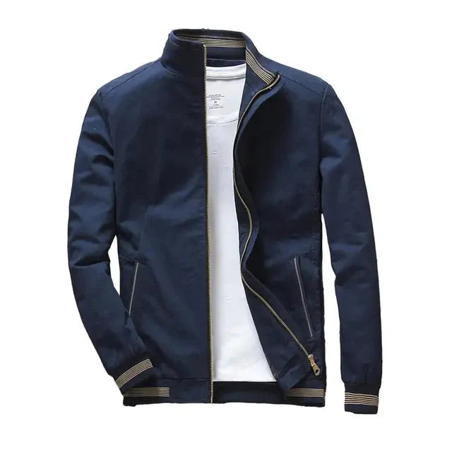 Jaqueta Masculina Bianchino BC100 - Design moderno em poliéster e algodão, ideal para composições urbanas e casuais.







