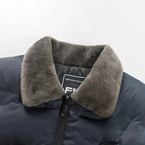 Jaqueta Masculina Bianchino BC129 - Design moderno com enchimento em algodão e fechamento em zíper.







