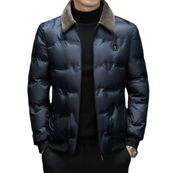 Jaqueta Masculina Bianchino BC129 - Design moderno com enchimento em algodão e fechamento em zíper.







