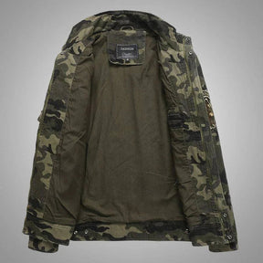 Jaqueta Masculina Camuflada Bianchino BC151 - Visual robusto, isolamento térmico e estilo militar moderno.







