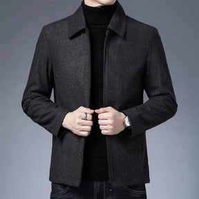 Jaqueta Masculina Convencional Bianchino BC110 - Modelo clássico, resistente e funcional.







