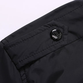 Jaqueta Masculina em Algodão Bianchino BC109 - Algodão premium, modelagem sofisticada e fechamento em zíper.







