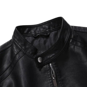 Jaqueta Masculina em Couro Bianchino BC115 - Couro premium, fechamento em zíper e acabamento refinado para um visual moderno e sofisticado.







