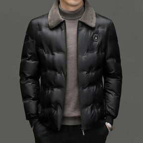 Jaqueta Masculina Bianchino BC129 - Design moderno com enchimento em algodão e fechamento em zíper.







