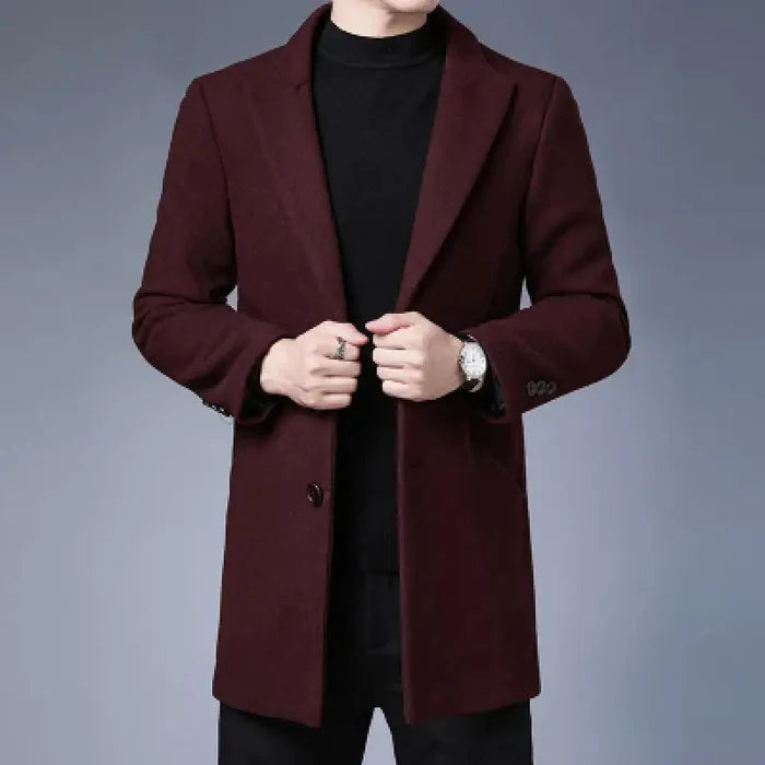 Sobretudo Masculino em Lã Bianchino BC239 - Design sofisticado com lã e algodão, forro acolchoado e fechamento em 2 botões para proteção e estilo impecável.