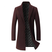 Sobretudo Masculino em Lã Bianchino BC239 - Design sofisticado com lã e algodão, forro acolchoado e fechamento em 2 botões para proteção e estilo impecável.