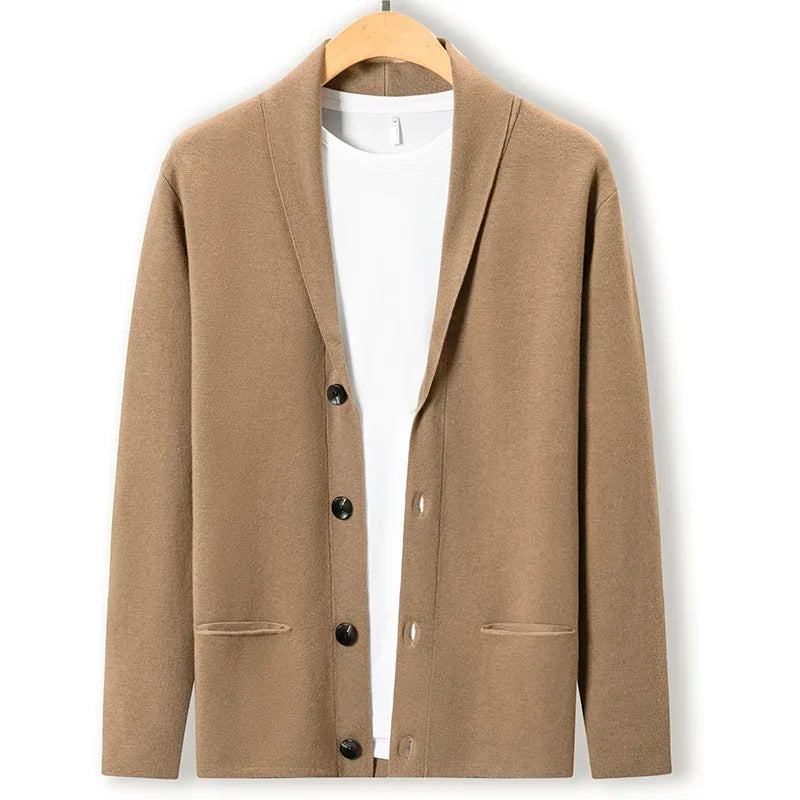 Suéter Masculino em Lã Bianchino BC185 - Modelo Ajustado com Gola V Clássica. Tecido Premium para Máximo Conforto e Sofisticação.