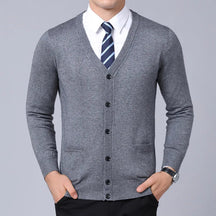 Suéter Masculino Slim Fit em Lã Bianchino BC184 - Design Versátil com Gola Redonda e Tecido Macio. Estilo e Conforto para Composições Casuais ou Formais.